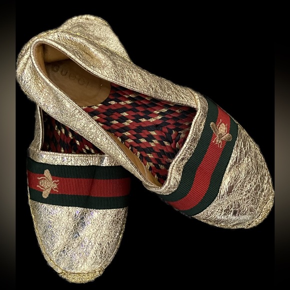 Authentic GUCCI Metallic Gold Leather Bee Slip On Espadrilles Retails $950 - Picture 5 of 16